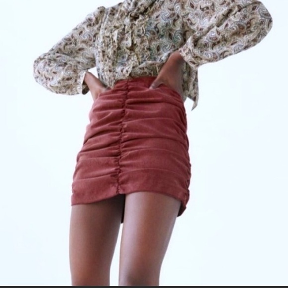 Zara Marsala ruched mini skirt - Picture 1 of 8